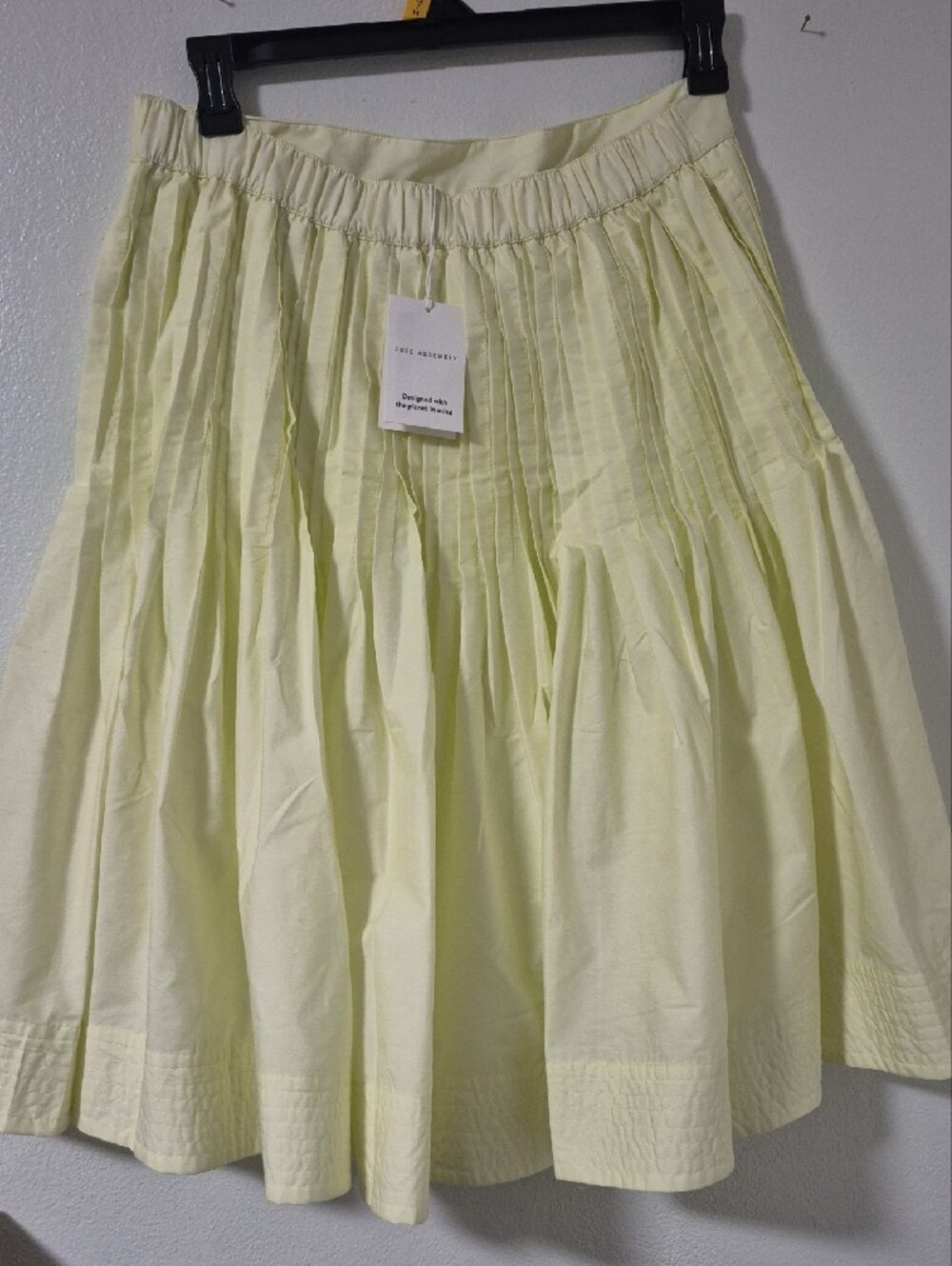 Free Assembly Yellow A-Line Pull-on Women's Skirt With Pockets - Picture 2 of 5